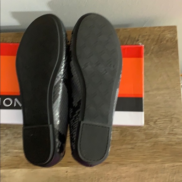 Vionic Grey Snake Flats - Picture 7 of 8